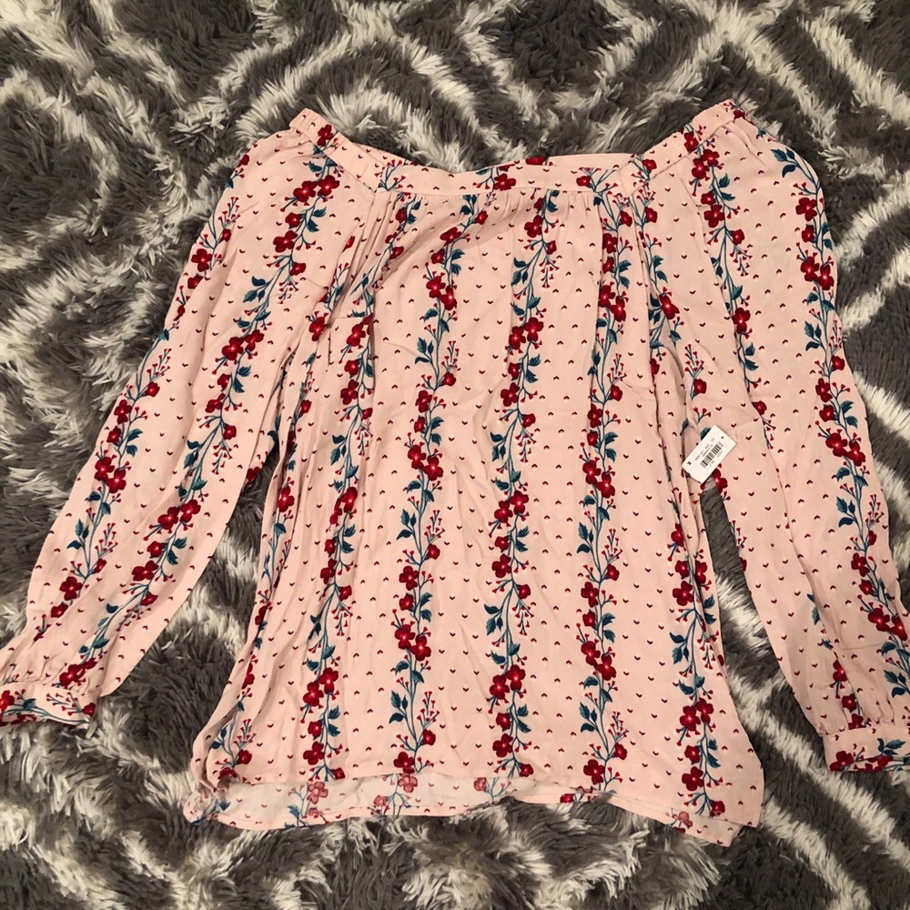 Old Navy off the shoulder long sleeve, size M
